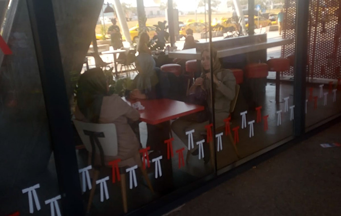 The MEK female members at the Tirana Airport to attack Batul Soltani